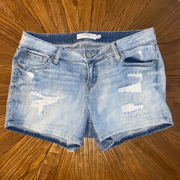 Torrid denim shorts size 12 - Picture 1 of 4